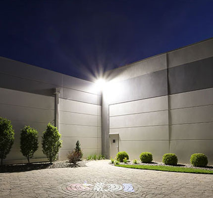 LED reflektorji za zunanjo uporabo in za osvetlitev dovozov